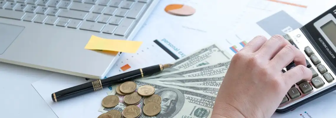 Educação Financeira: da origem do dinheiro ao orçamento familiar Educação Financeira: da origem do dinheiro ao orçamento familiar