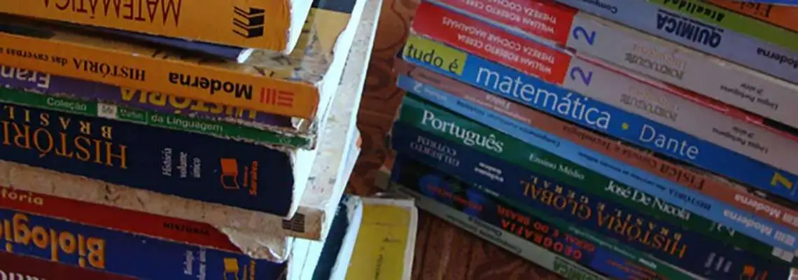 Literatura se Aprende na Escola Literatura se Aprende na Escola