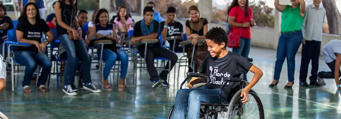 Educação Inclusiva - Deficiência Física Educação Inclusiva - Deficiência Física